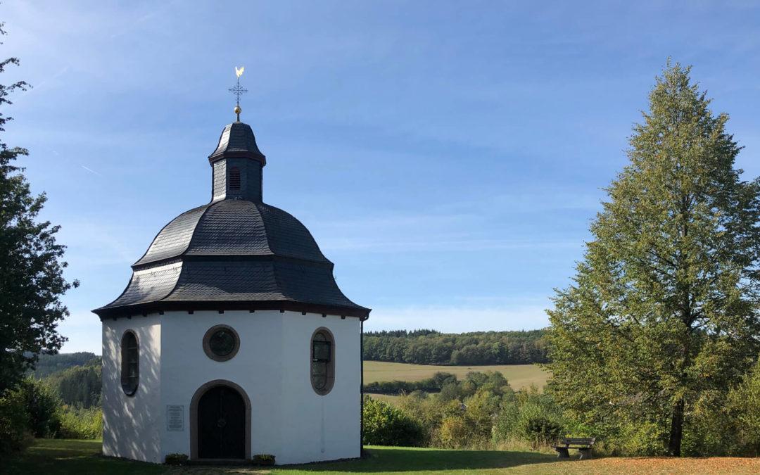 Lich­ter­feier vor der Marienkapelle
