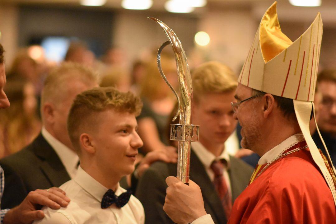 Symbolbild Firmung 1080 dsc_8789_by_martin_ahls_pfarrbriefservice