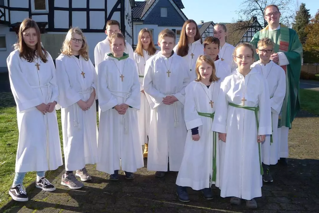 Neue Messdienerinnen in St. Luzia messdienergruppe_stluzia_2019_1080