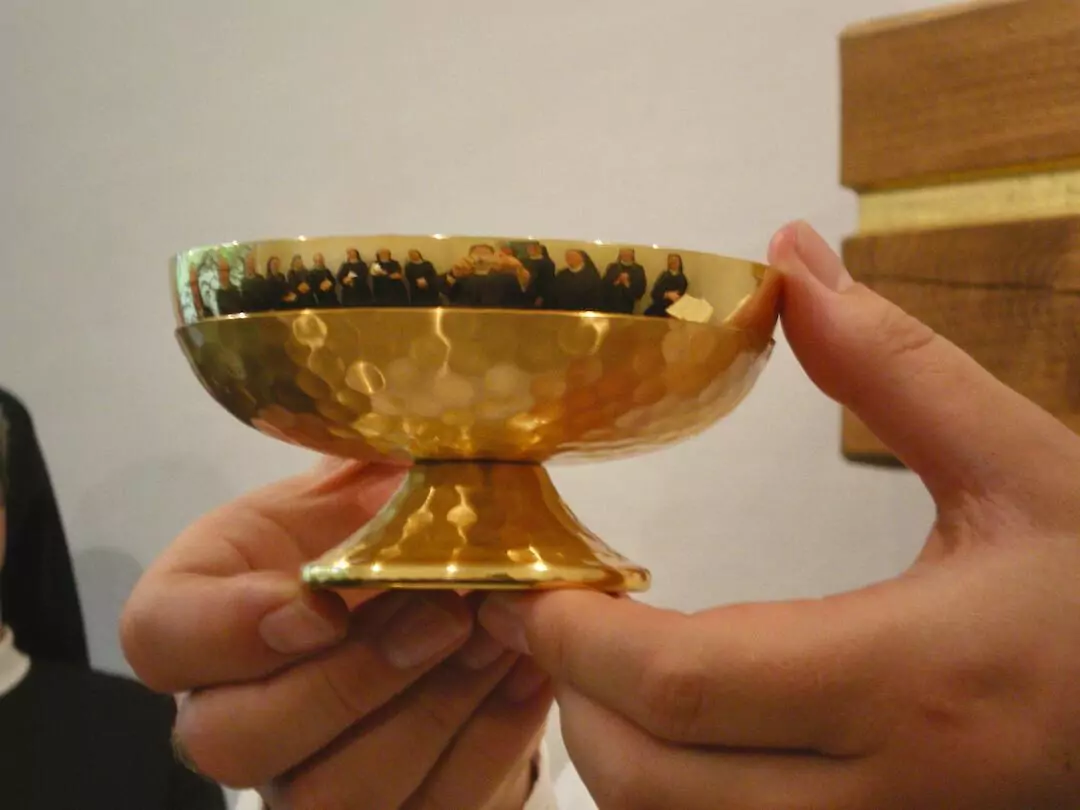 MUTTERHAUS — KOMMUNION — 1080