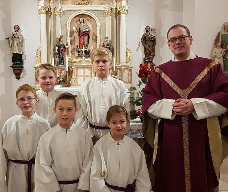 Neue Mess­diener in Thieringhausen