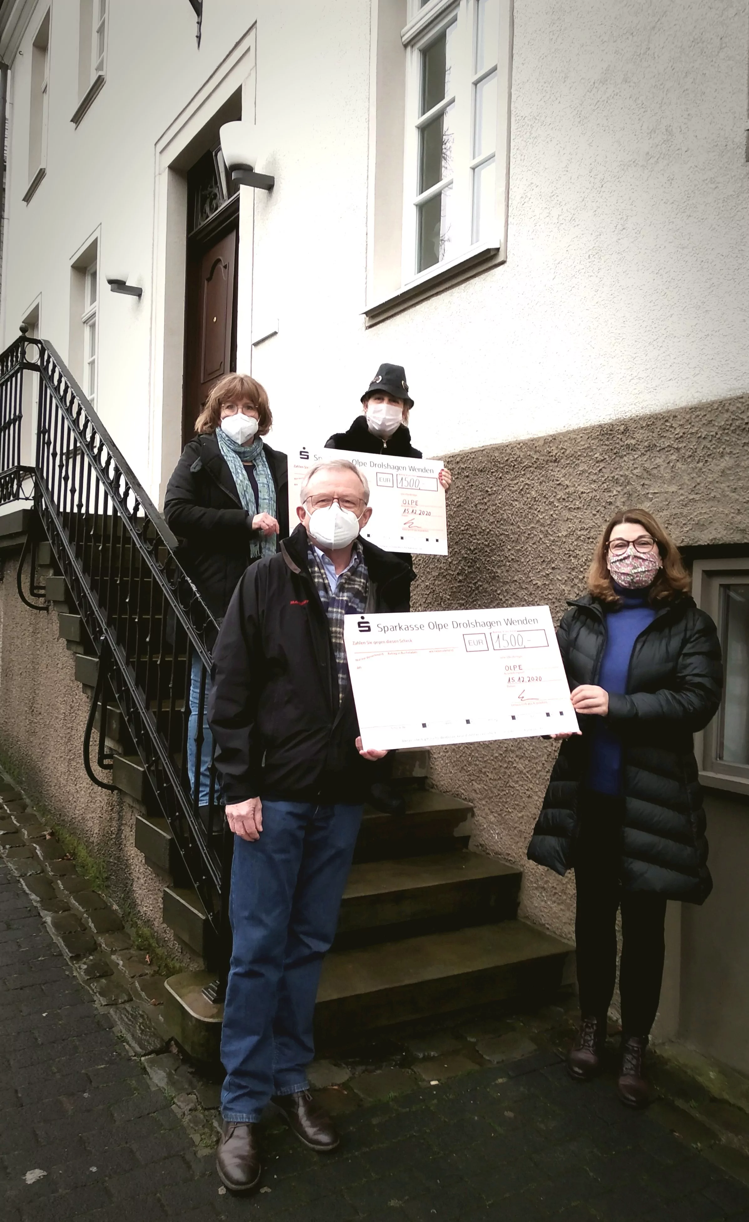 Frauen in St. Martinus Aktion Adventsbasar 2020 Scheckübergabe