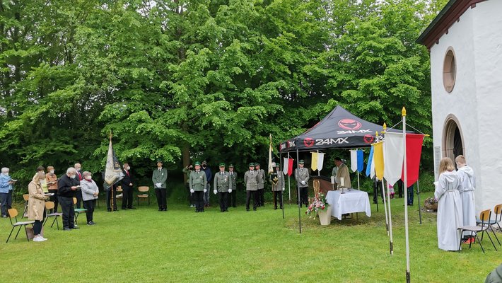 Pfarrer Hammer in Ober­vei­schede: Einstand gelungen