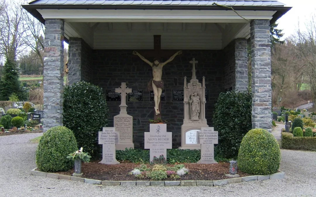 Neue Grab­formen auf dem Friedhof Drolshagen