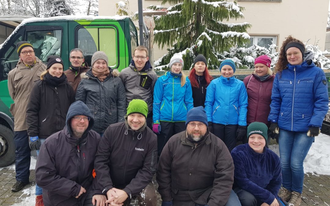 Tannen­baum­ak­tion der Gemein­de­ju­gend St. Marien und KJG St. Martinus Olpe
