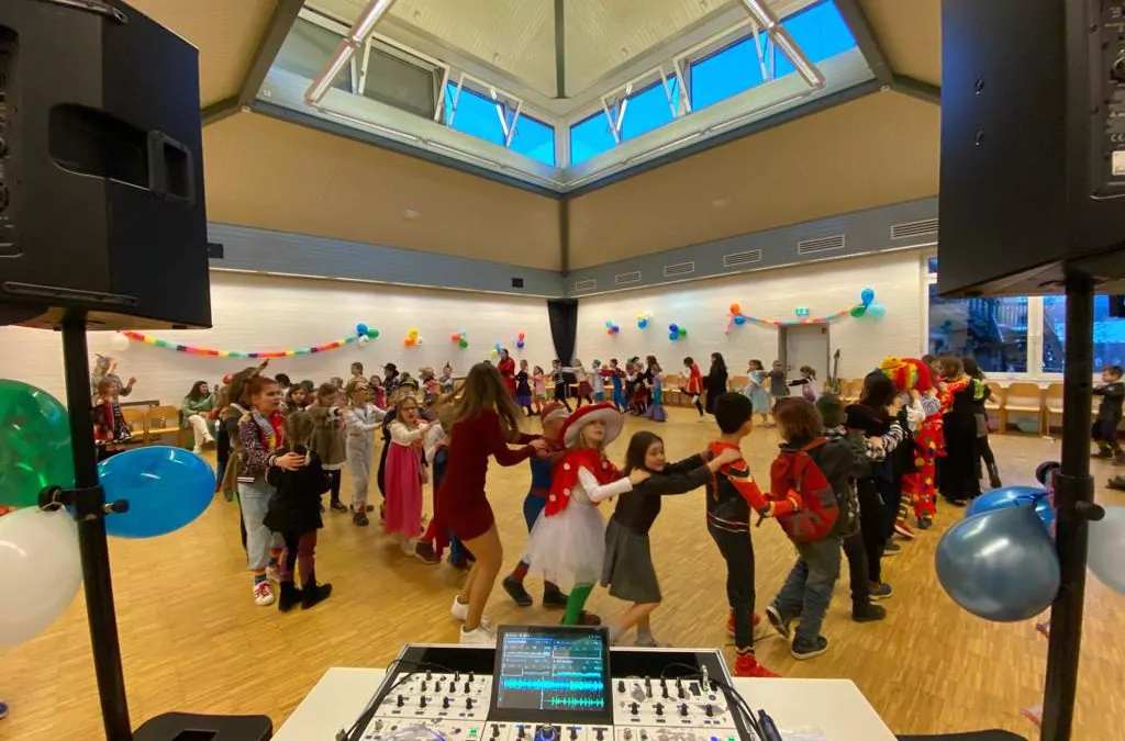 Helau und Alaaf! OT Olpe feierte mit 110 Kindern eine Kinder-Karnevalsdisco
