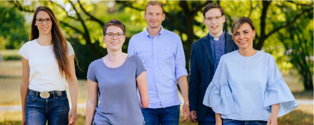 Stel­len­aus­schrei­bung Einrich­tungs­lei­tung (m/w/d) für die offene Kinder- und Jugend­ar­beit in ihrer Jugend­frei­zeit­stätte (OT)