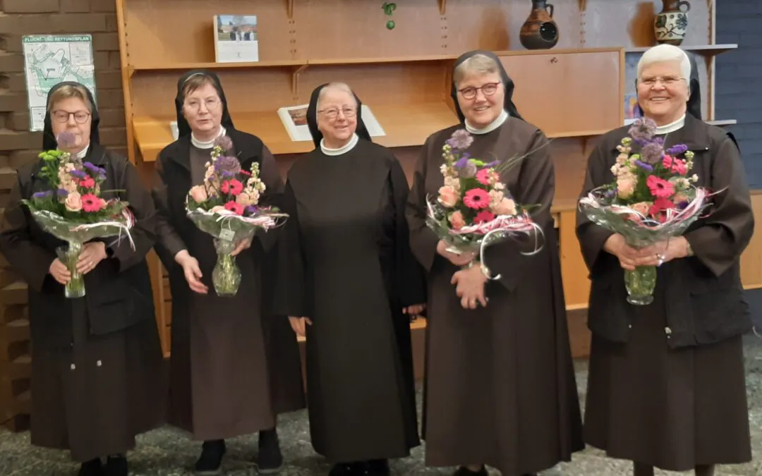 Sr. Scho­las­tika Kaiser als Provinz­oberin wiedergewählt