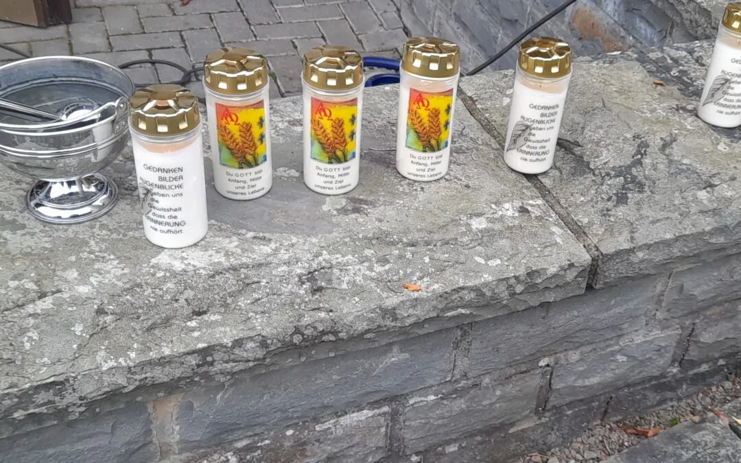 Aller­hei­ligen auf dem Friedhof Saßmicke