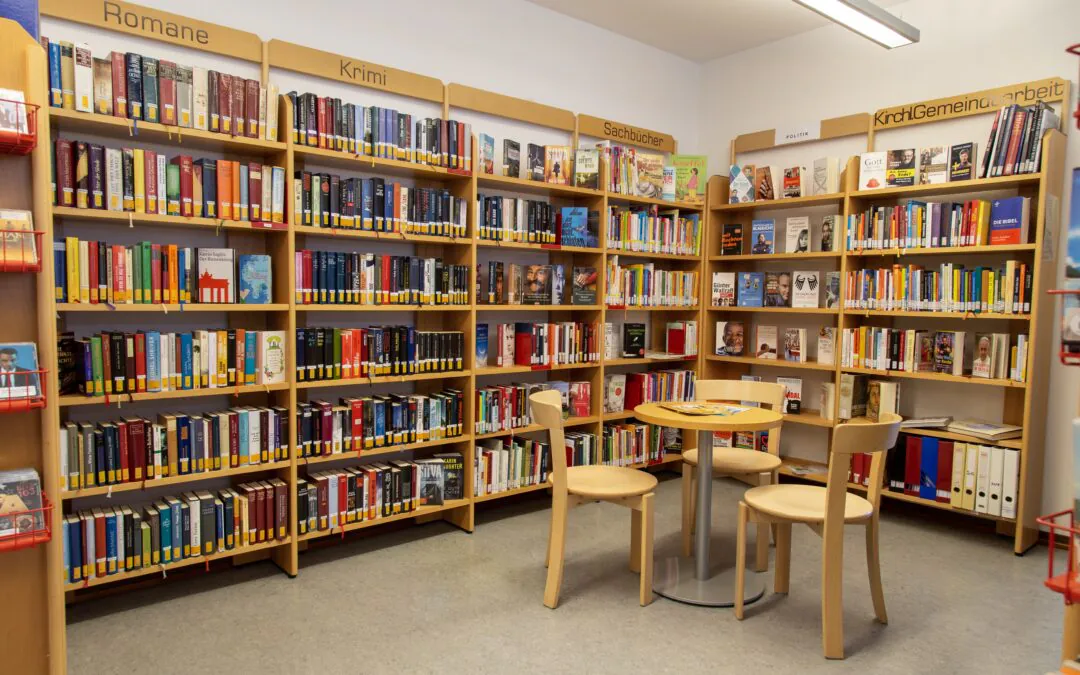 Bücherei im Gemein­de­zen­trum wieder geöffnet