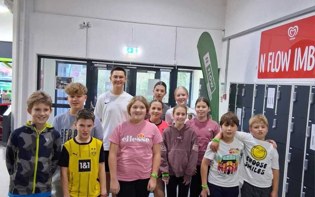 Neuenkle­us­heim: Mess­die­ner­aus­flug in die Tram­po­lin­halle NFlow (Netphen)