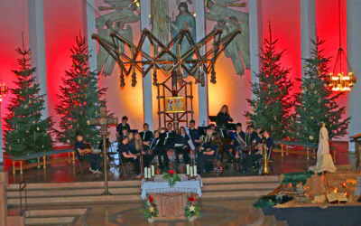 Weih­nachts­frieden erfüllt die Herzen in der Marienkirche